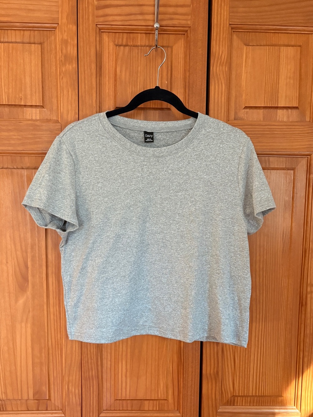 NWOT Dazy Gray Short Sleeves Slightly Cropped T Shirt Size XL